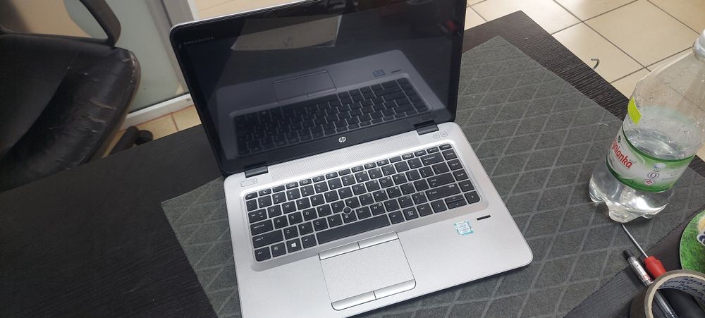 HP 840 G3 i5 SSD Dotyk + stacja dokująca