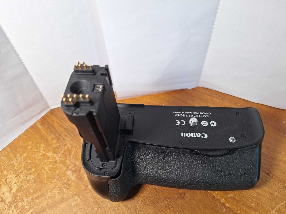 Canon BG-E9 – Punho de Bateria para Canon EOS 60D / 70D / 80D / 90D