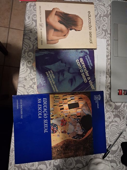 Livro sobre educação sexua