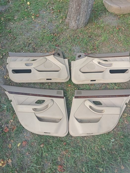 Дверні карти BMW E39 седан бежевого кольору