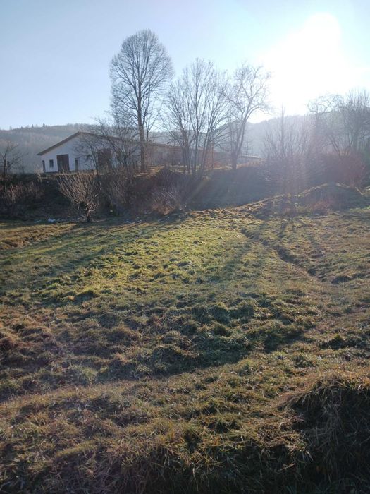 Продам земляний участок ціна договірна.