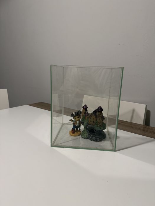 Akwarium 20x20x25.        .