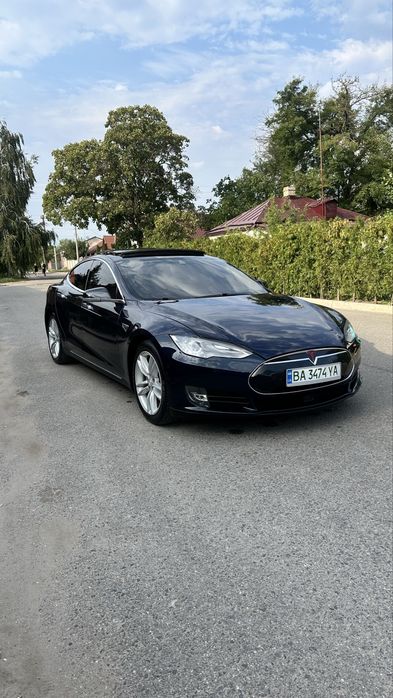 Продам Tesla model S P85