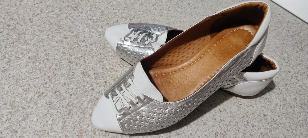 Продам туфлі, балетки