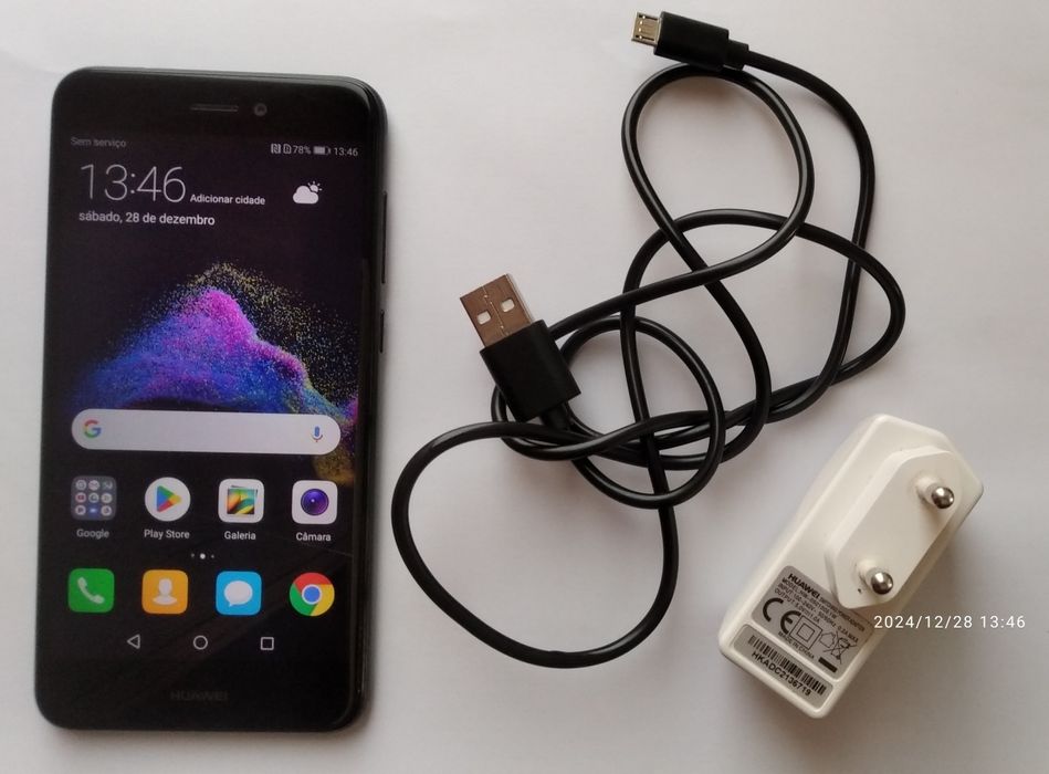 Smartphone Huawei P8 lite 2017 a funcionar