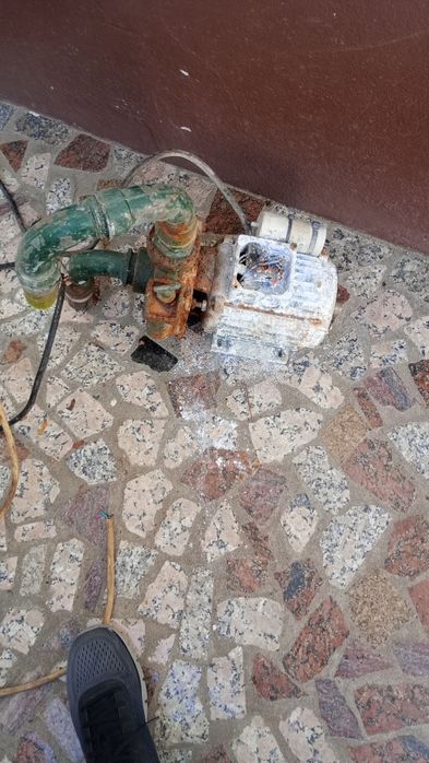 Motor de água avariado
