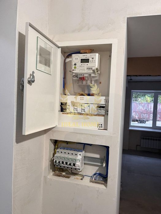 Продаж 3-к квартири з окремим входом, біля метро Сирець