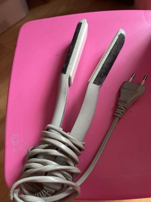 Випрамляч для волосся