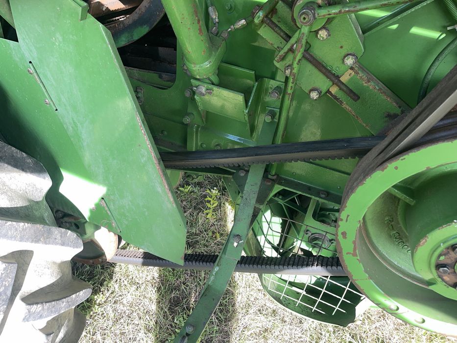 Комбайн John Deere 1065