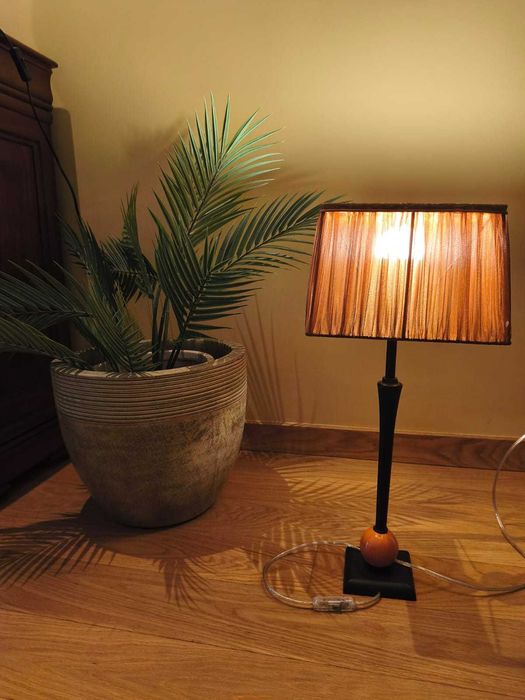 Candeeiro com abajur em tule