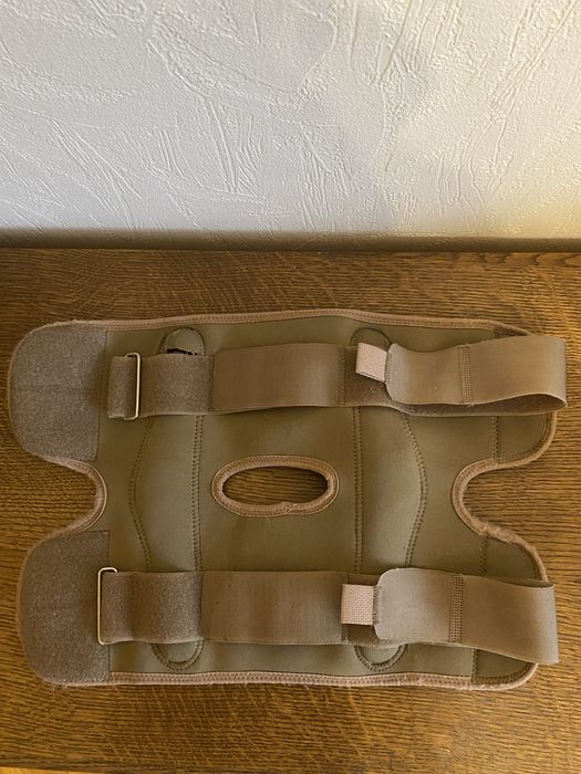 Ортез колінного суглоба з бічною стабілізацією Doctor Life KS-02