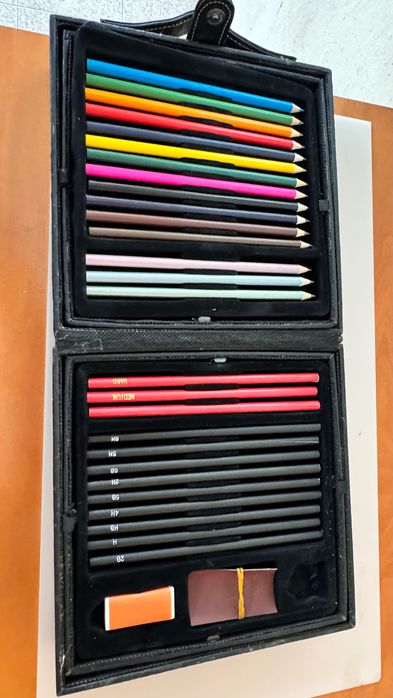 Cavalete tripé madeira com kit pintura