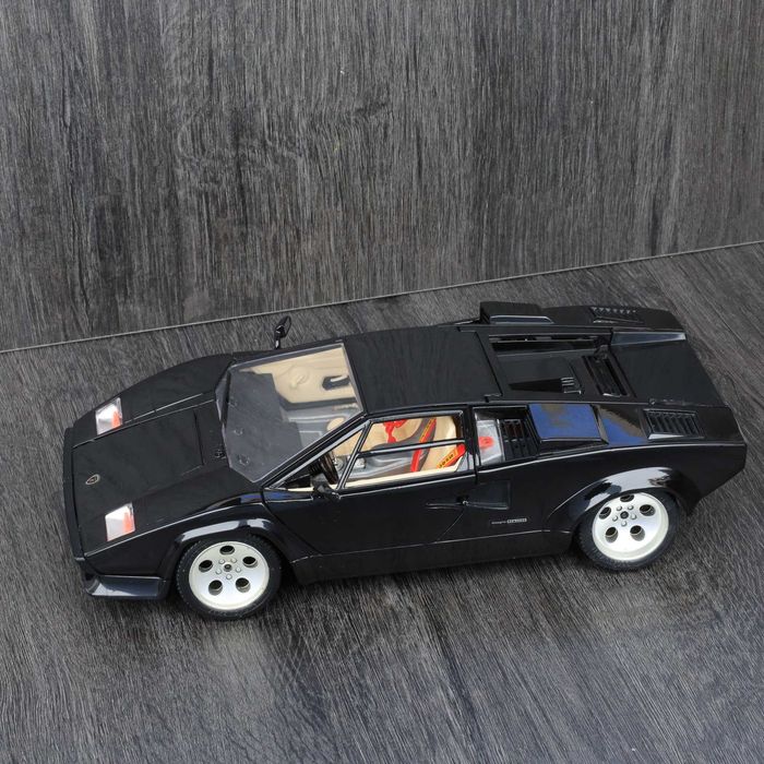 Lamborghini Countach 1/18 Bburago