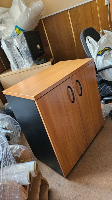 письмовий стол, стільці, крісла