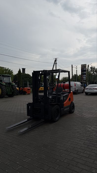 Навантажувач Doosan D30-G PRO 5 Погрузчик
