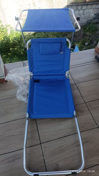 Leżak plażowy z daszkiem