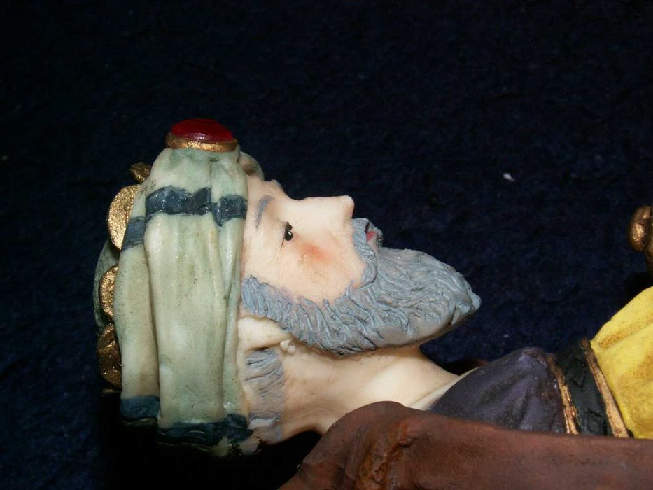 Król klęczący do szopki do figur 29-30  cm - Szopka - Stajenka