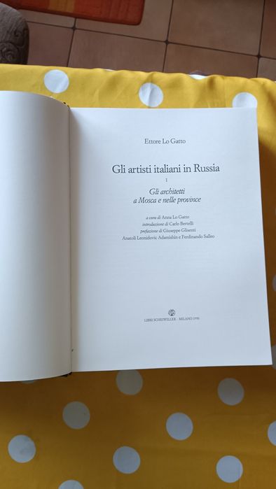 Na sprzedaż oferuję stare książki.