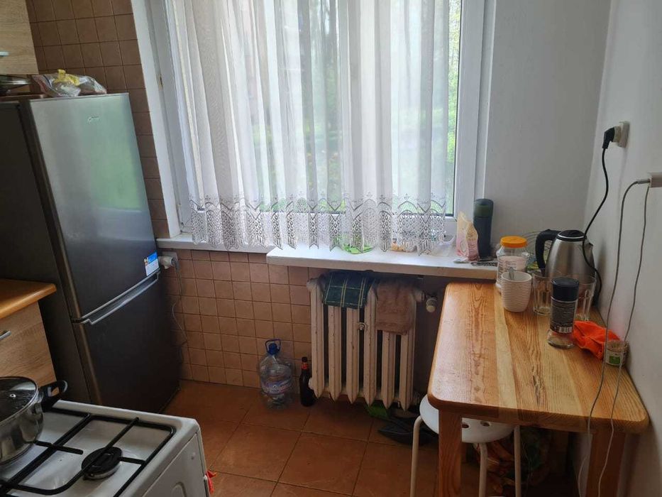 1 room in a 3 bedroom apartment,  available immediately