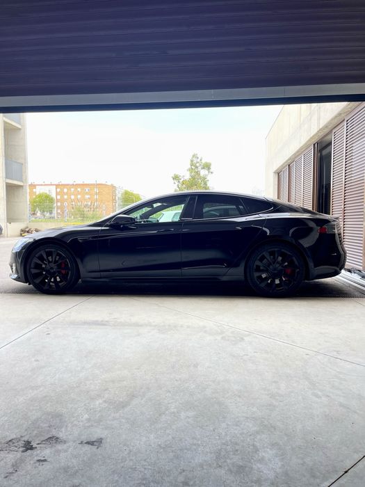 Tesla Model S.