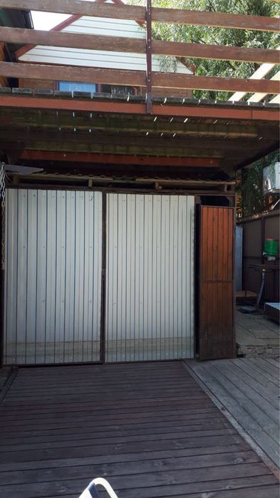 Будиночок з гаражем для човна на причалі № 2