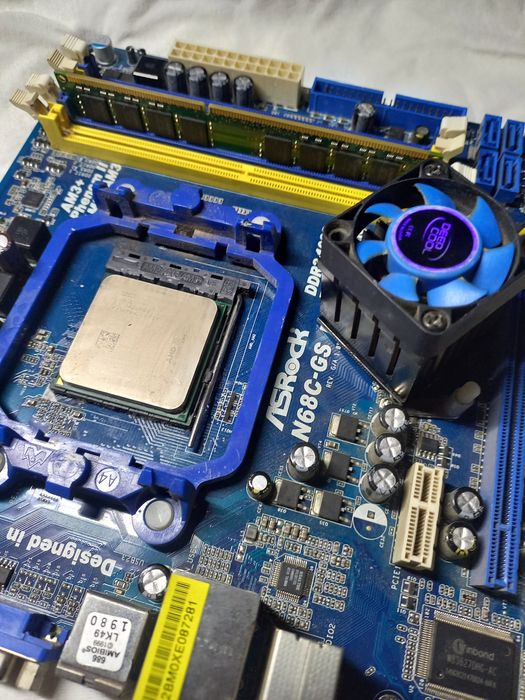 Комплект материнка asrock N68c-gs amd fx 6300+ озу кингстон 4гб