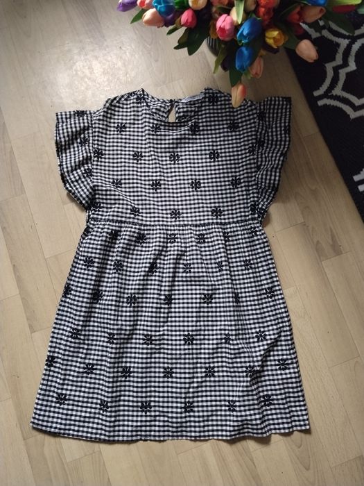 Śliczna sukienka rozmiar S firmy Zara