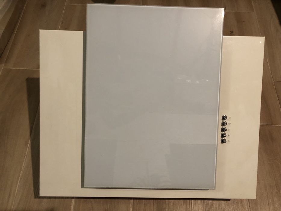 Витяжка кухонна Piramida