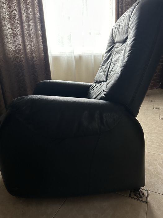 Крісло шкіряне відпочинкове