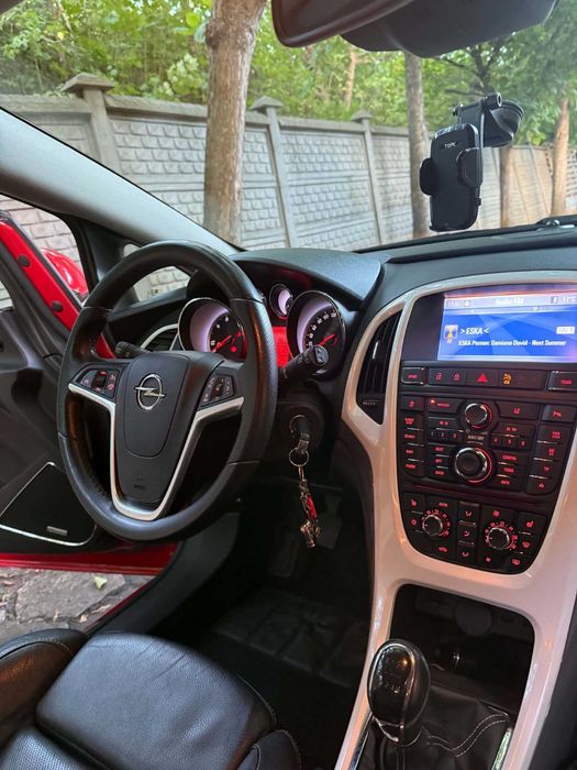 Opel Astra GTC 2.0 CDTI | Felgi 20" | Bi-Xenon | Infinity | Po wymianie rozrządu