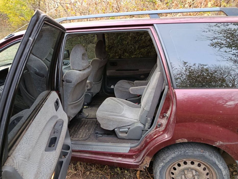 Минивен 7 мест Митсубиси