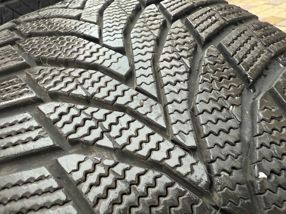 245-45 R19 102V Nexen Winguard Sport 2 2шт