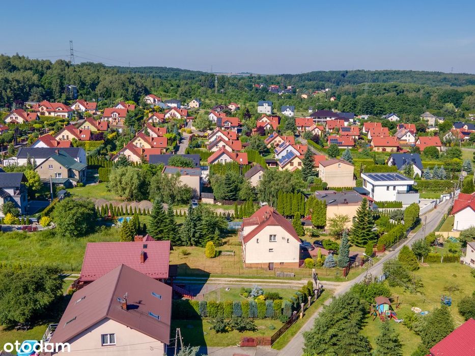 REZERWACJA Dom dla rodziny, 2 garaże, piękny ogród. Bez prowizji