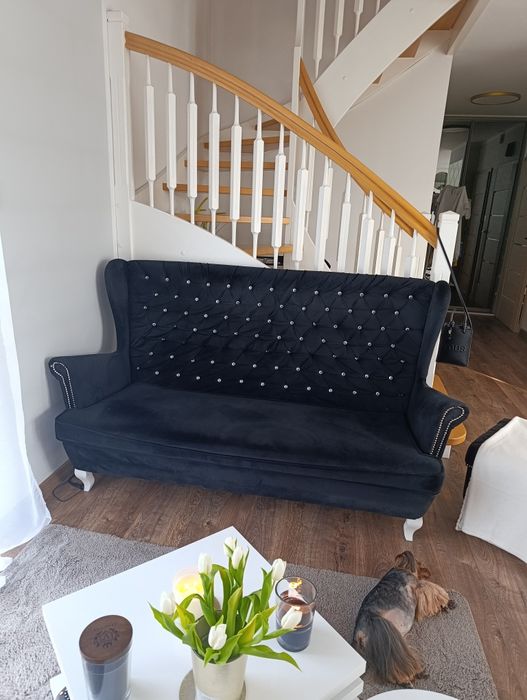 Nowoczesna sofa z krysztalami
