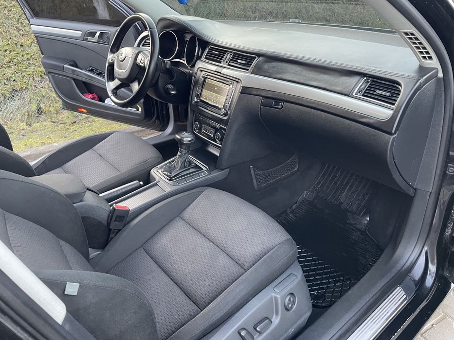 Суперб коробка автомат 2010 рік