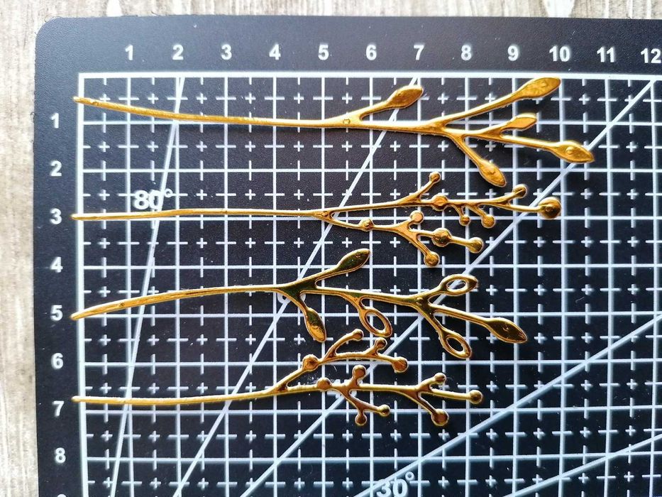 Scrapki złote gałązki długie mix 4szt