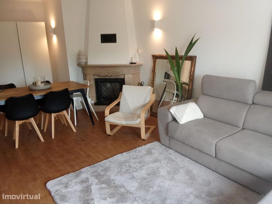 Apartamento T2+1 em Sintra com arrecadação e vista para o Palácio Naci