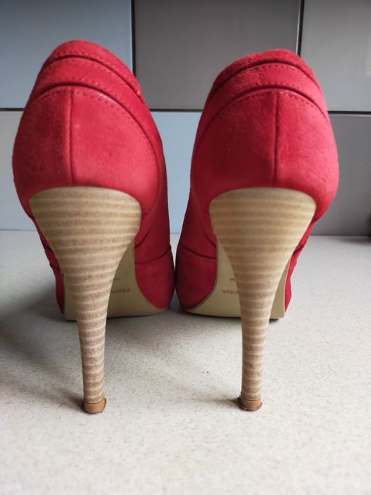 Szpilki damskie Vero Gomma 35/23cm czerwone zamszowe jak nowe