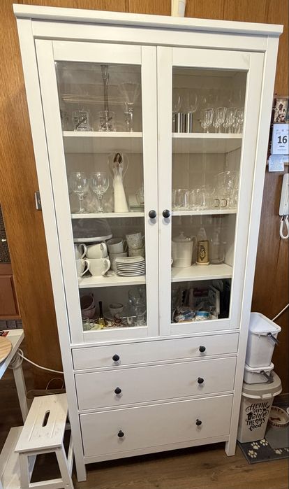 Witryna z 3 szufladami Hemnes Ikea