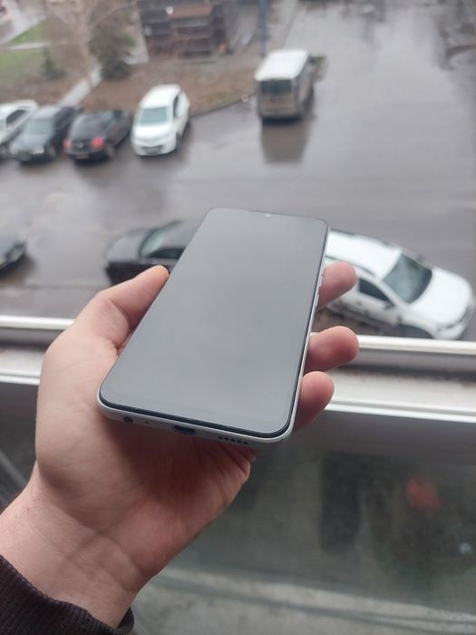 4/64 Tecno Spark 8C телефон, смартфон.