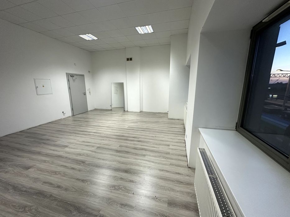 Wynajmę przestronny, jasny lokal 35,6 m², Dębica PKP, 1599 brutto. Wszystkie opłaty w cenie.