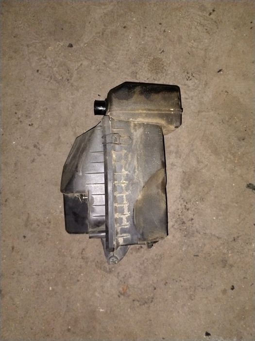 Fiat  1.9 JTD obudówa filtra powietrza