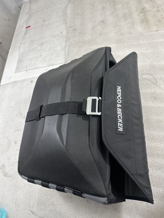 Sakwa boczna tekstylna Xtravel C-Bow (pojedyncza Hepco Becker Mocowanie zamek