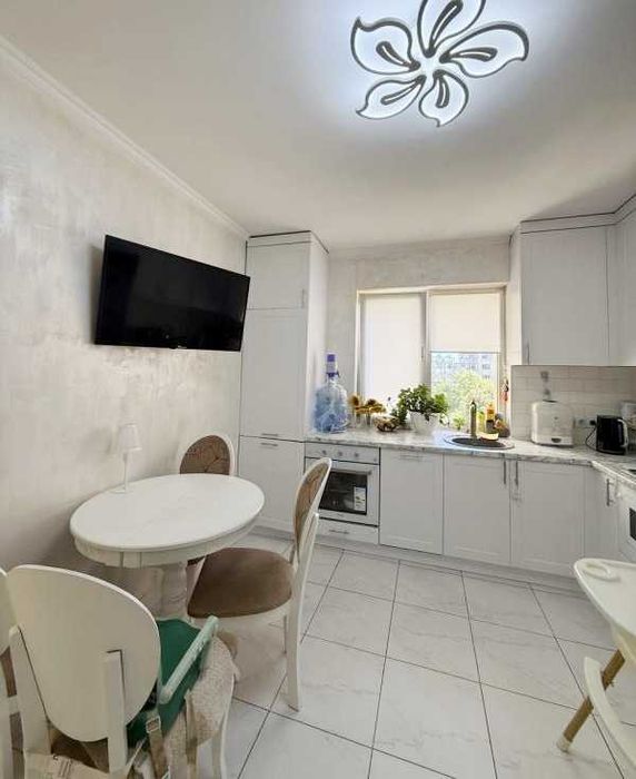 Продам стильну 3 кімнатну квартиру на Таїрова, пр. Ак. Глушка