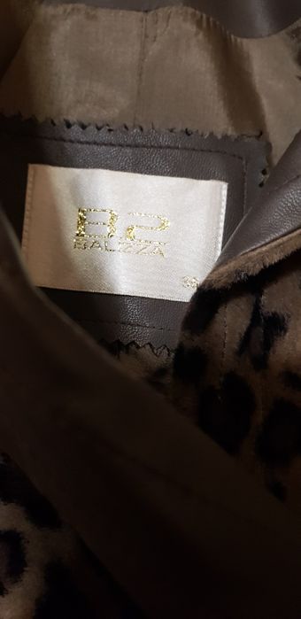 Продам женский фирменный костюм.