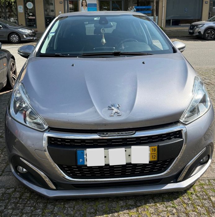 Peugeot 208 Signature