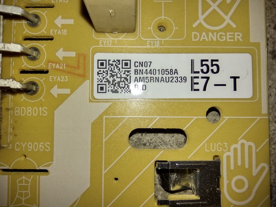 Komplet elektroniki do telewizora Samsung model na zdjęciu.