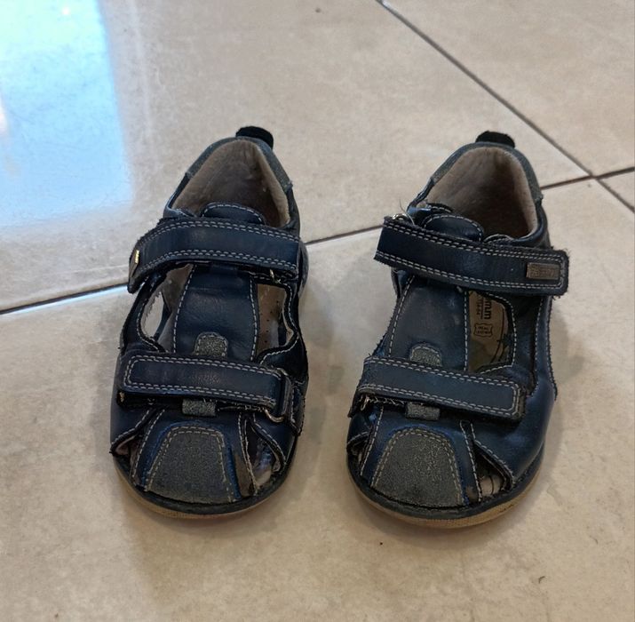 Дитячі  босоніжки