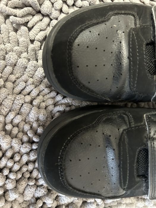 Кожані кросовки фірми Demix