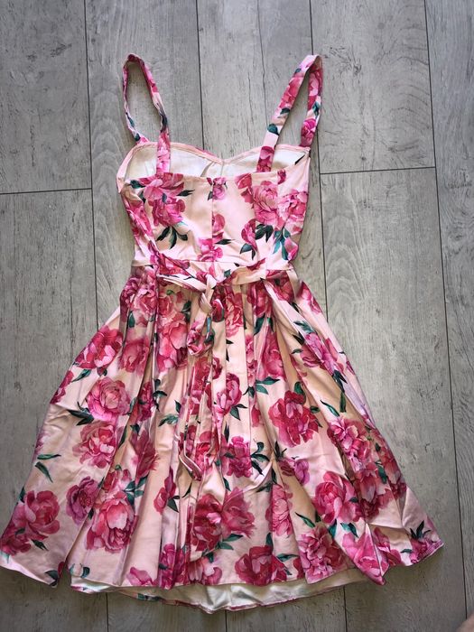 Сукня від Mohito, стан нової , розмір М, 38